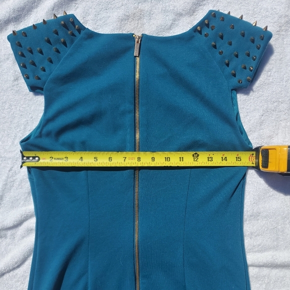 Betsey Johnson Sheath Teal Dress with Spiked Shoulders and gold zipper, Size 6 - Picture 6 of 8